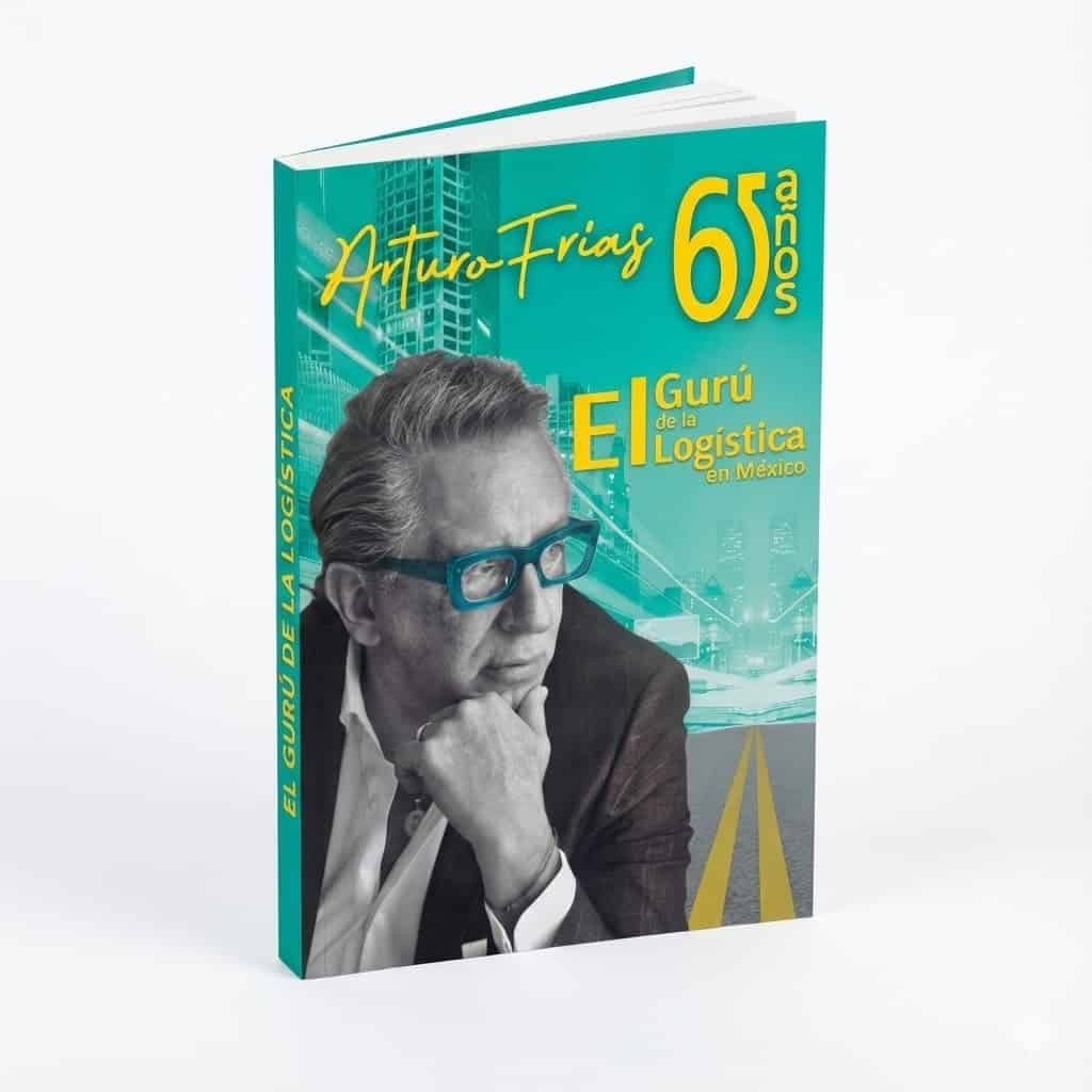 Home Hombre con gafas viendo hacia delante en portada de libro sobre logística.